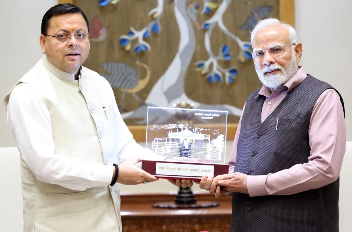सीएम धामी ने पीएम मोदी को चारधाम यात्रा में शामिल होने का दिया आमंत्रण